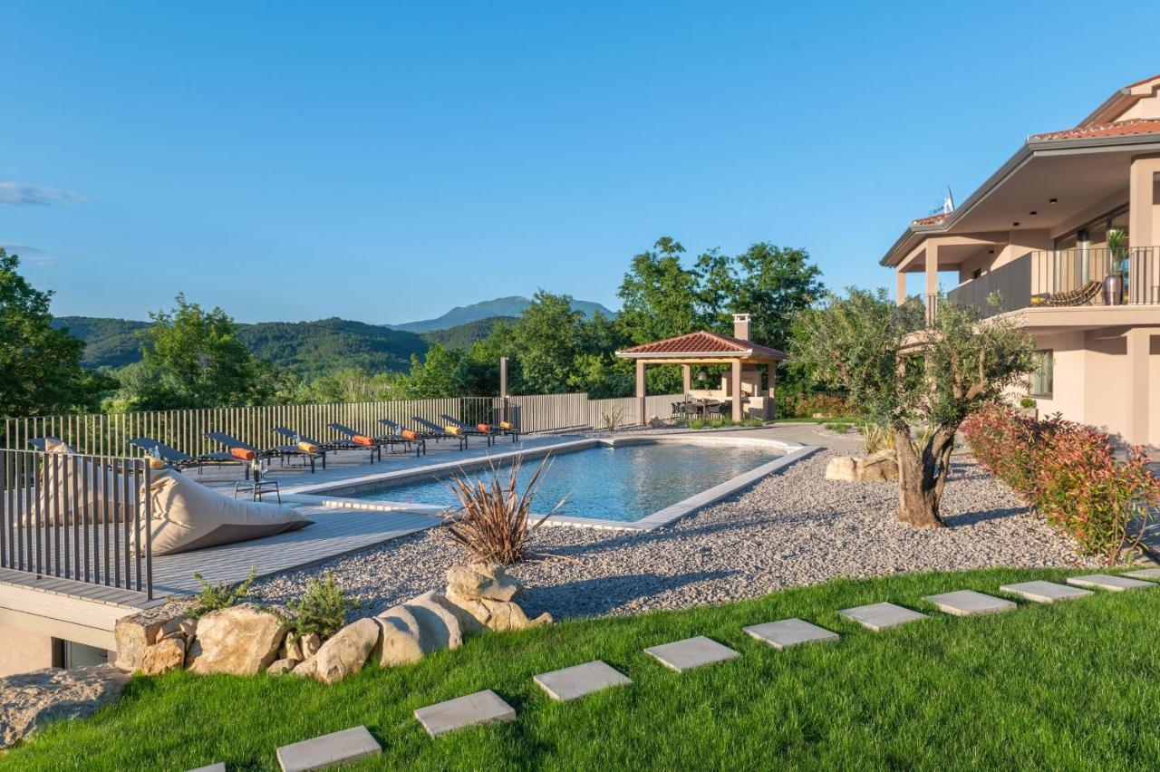 Luxury Villa Santa Cruz With Xl Pool And Jacuzzi Potpićan 외부 사진