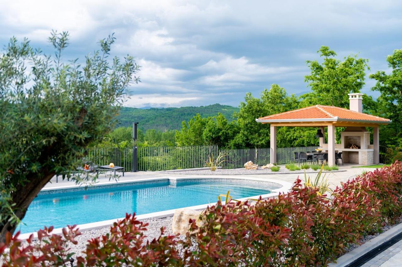 Luxury Villa Santa Cruz With Xl Pool And Jacuzzi Potpićan 외부 사진