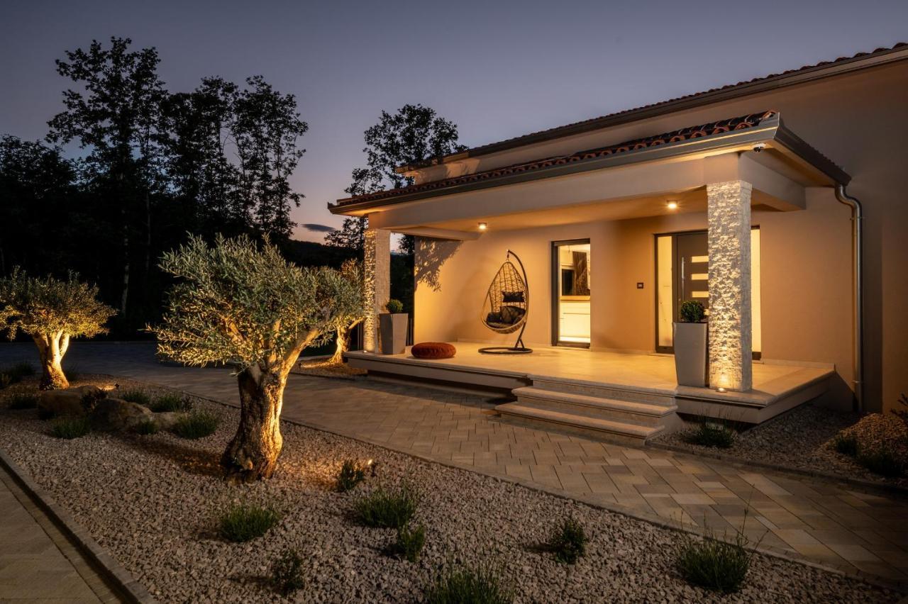 Luxury Villa Santa Cruz With Xl Pool And Jacuzzi Potpićan 외부 사진