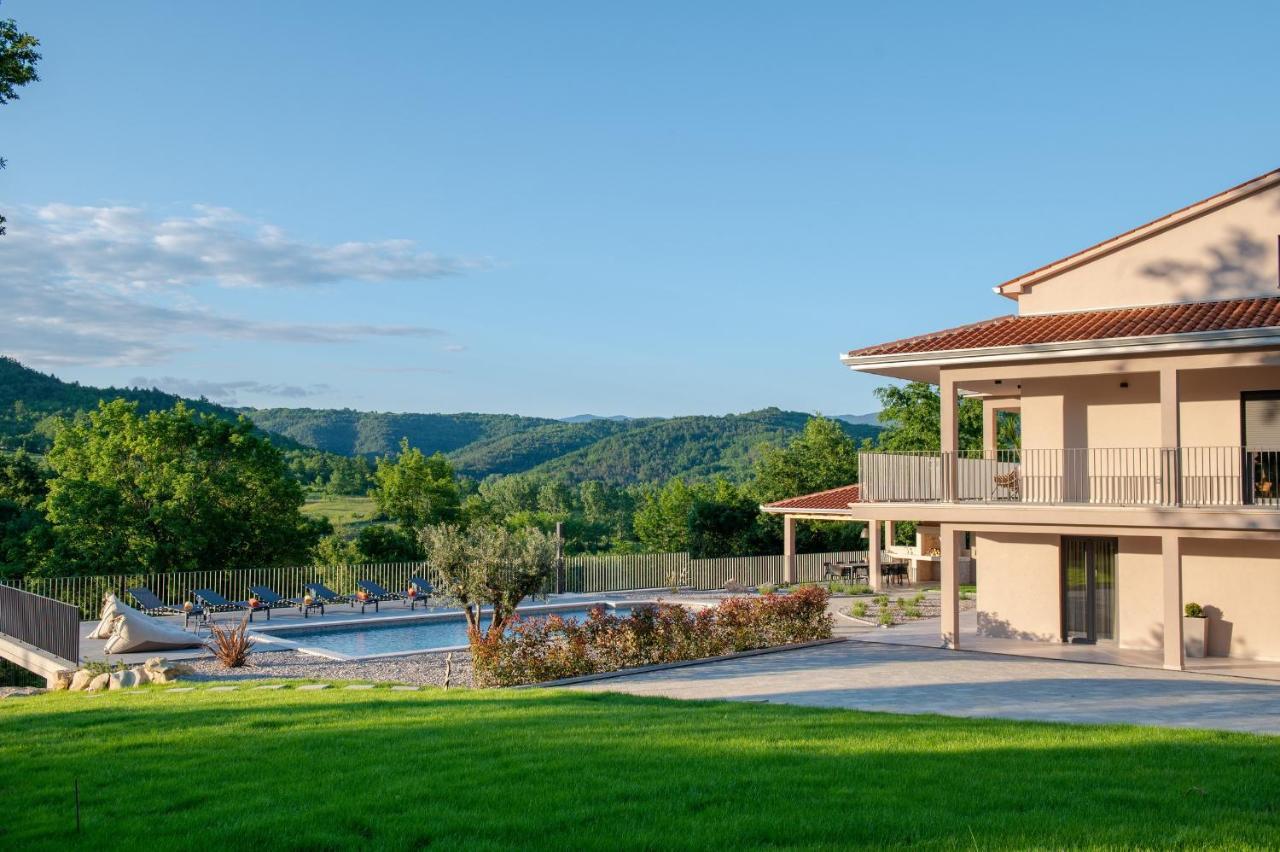 Luxury Villa Santa Cruz With Xl Pool And Jacuzzi Potpićan 외부 사진