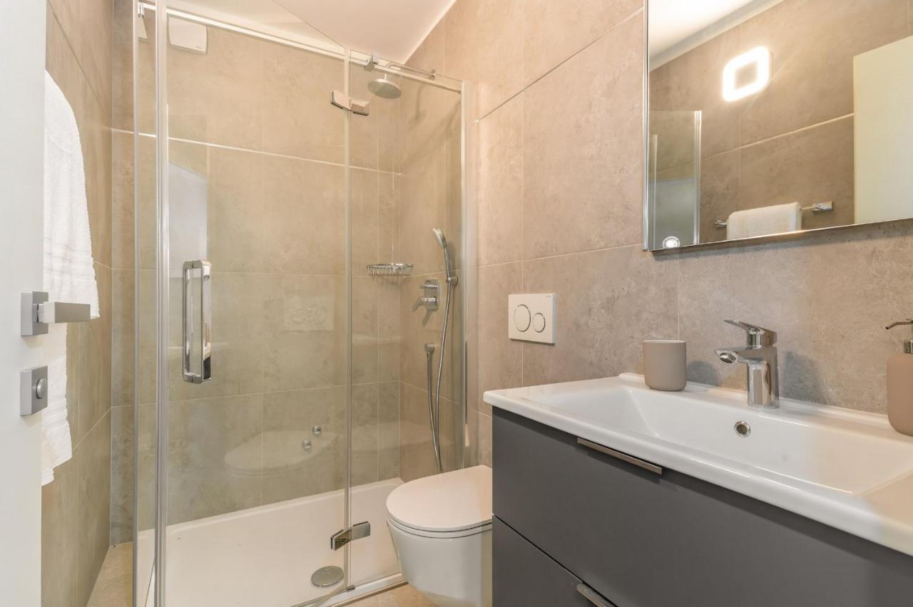 Luxury Villa Santa Cruz With Xl Pool And Jacuzzi Potpićan 외부 사진