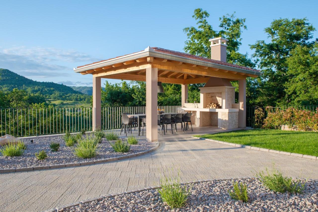 Luxury Villa Santa Cruz With Xl Pool And Jacuzzi Potpićan 외부 사진