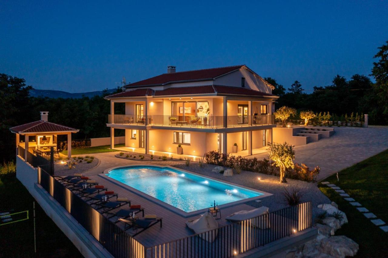 Luxury Villa Santa Cruz With Xl Pool And Jacuzzi Potpićan 외부 사진